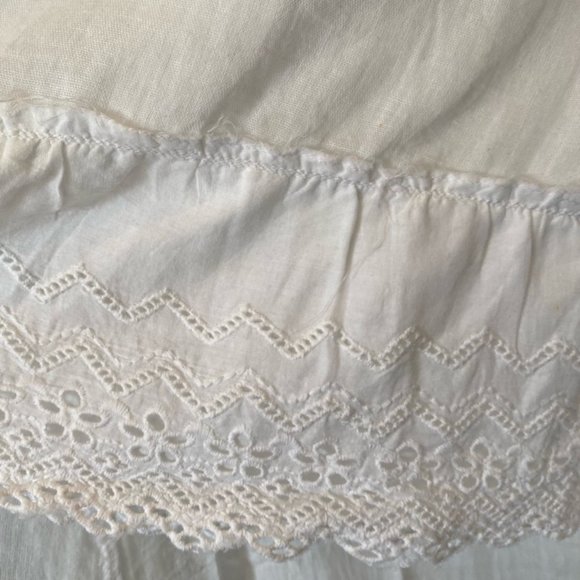 Hi Low White eyelet skirt - Picture 5 of 6